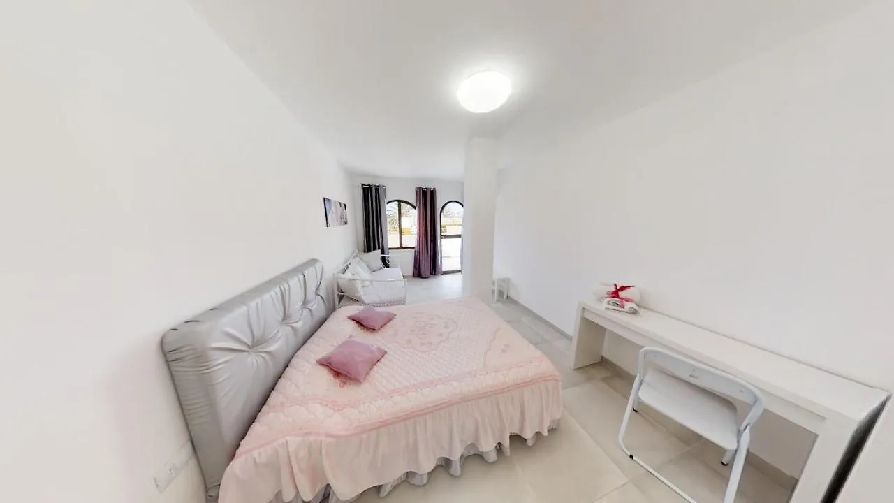 Villa Las Buganvillas - 3 Habitaciones Y 3 Banos Privados En Maspalomas 마스팔로마스 B&B